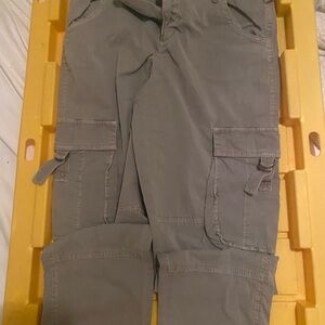 Marrakech Olive Utility Cargo Capris - Size 24 $35